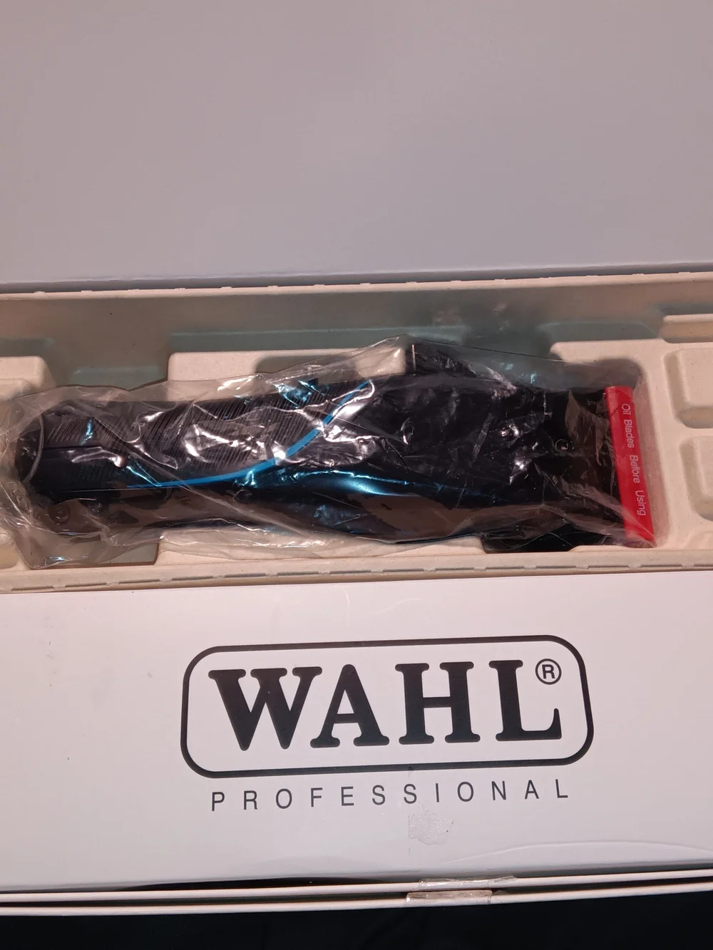 WAHL Vapor Cord/Cordless Clipper — Black with Blue Accents